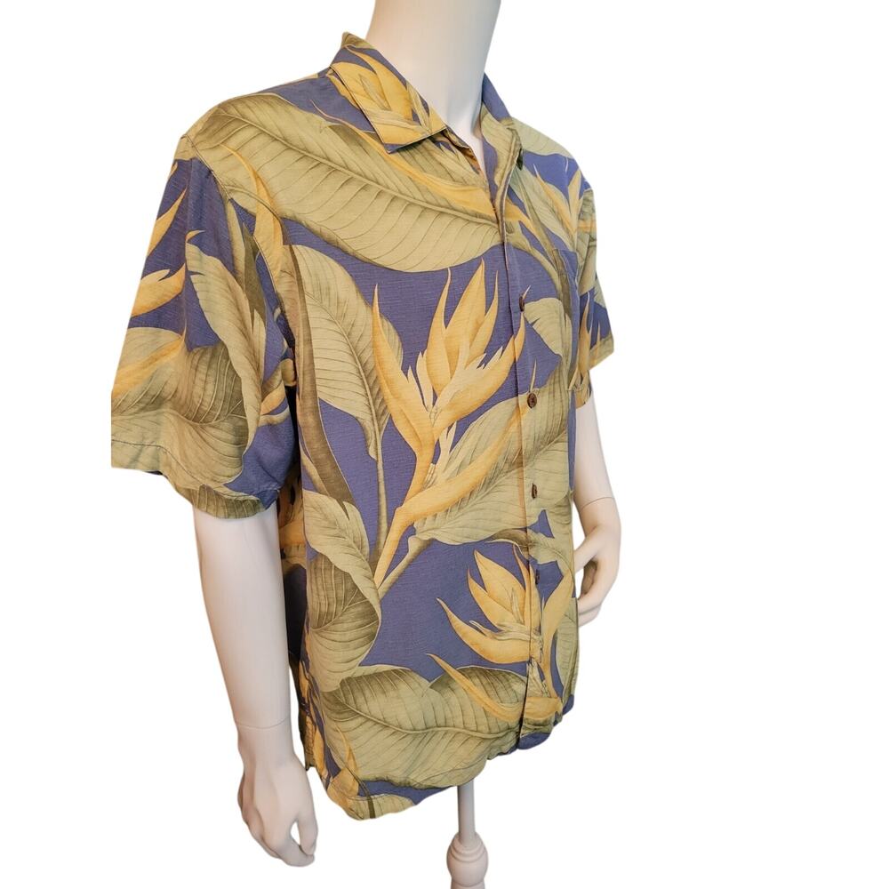 TOMMY BAHAMA Size Medium Birds of Paradise 100% Silk Mens Hawaiian Camp Shirt